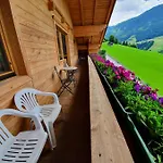 Gaestehaus Floerl 1 *