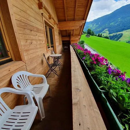 Gaestehaus Floerl 1 *