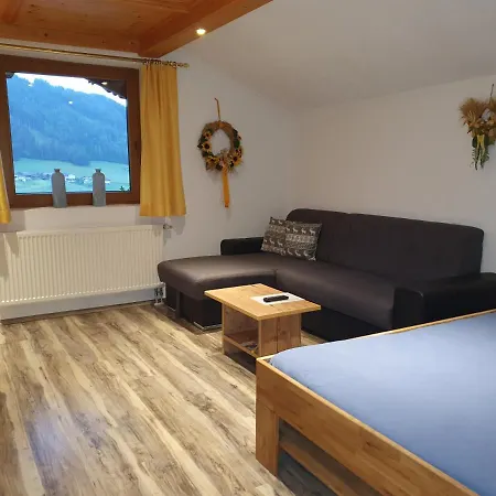 Gaestehaus Floerl 1 شقة