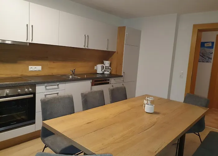 Gaestehaus Floerl 1 شقة *