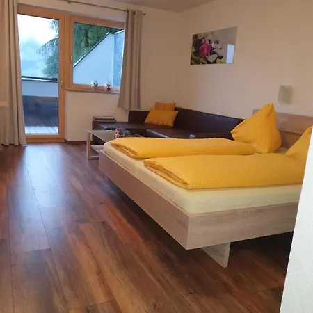 Gaestehaus Floerl 1 Apartment